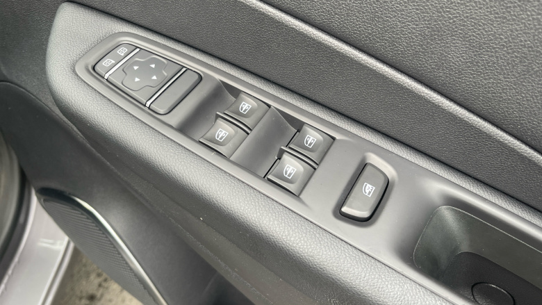 Renault Captur 1.5 dCi 90 Iconic 5dr EDC Diesel Hatchback